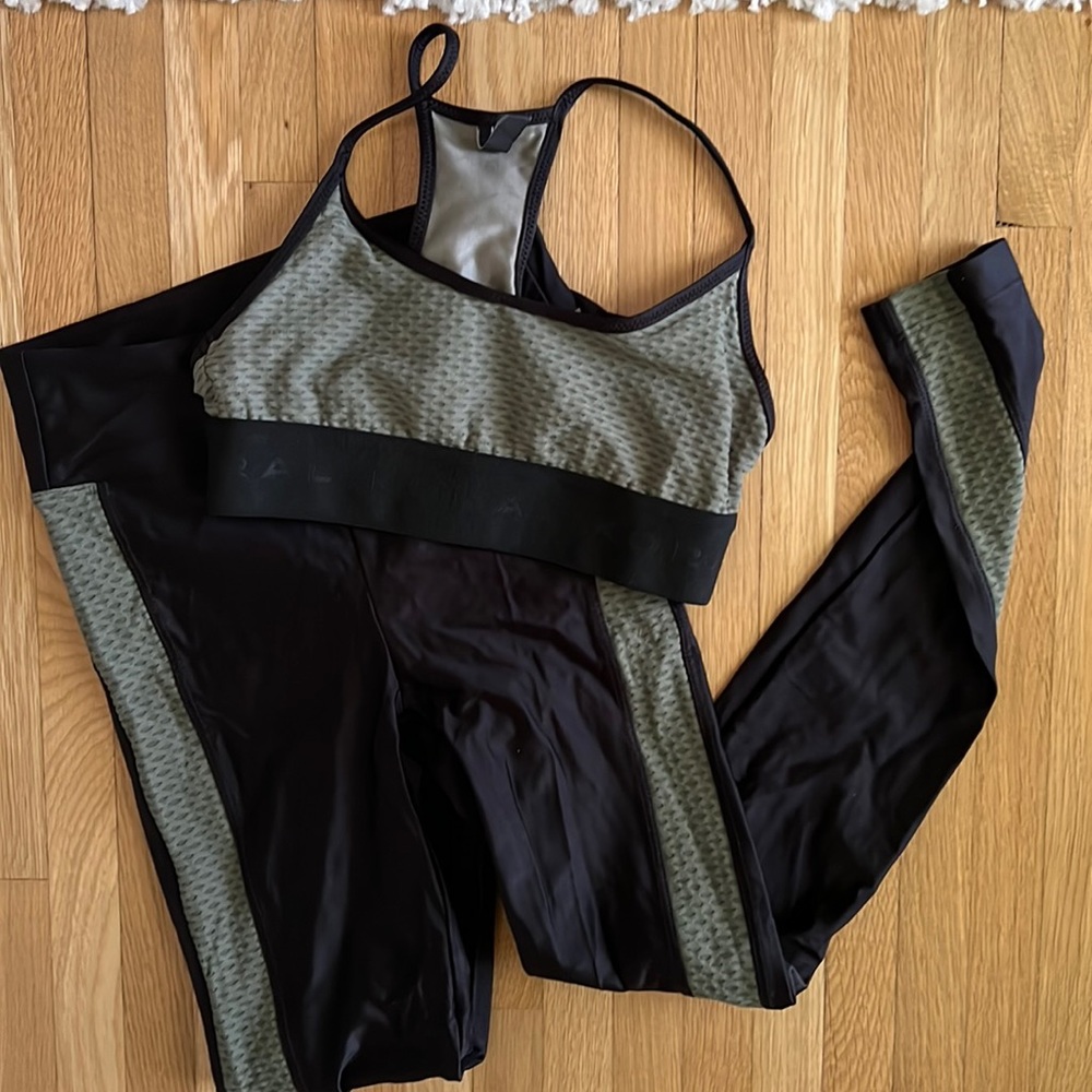 Koral x Barry’s boot camp set